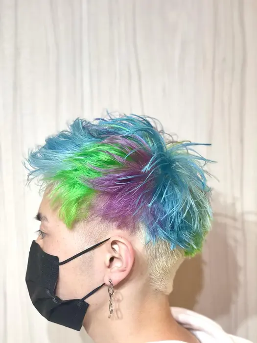自分だけのカラー 人とは違うカラー そんなものをやりたい方必見 ユニコーンカラーもお任せ D I E V A Hair 錦糸町所属 柏木皇気ブリ ーチ 透明感 派手髪のヘアカタログ ミニモ