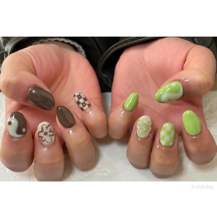 派手ネイル アシンメトリーネイル Nail0023所属 Nail 0023のネイルデザイン ミニモ