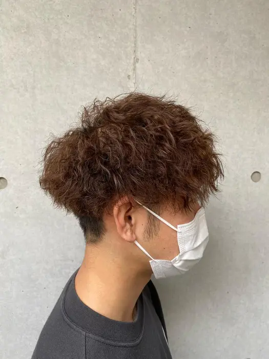 今一番流行りのツイストスパイラルパーマ エッジ感の効いた乾かしただけでも決まる 流行りに乗れば間 Lore経堂所属 野田竜生 経堂髪質改善のヘアカタログ ミニモ