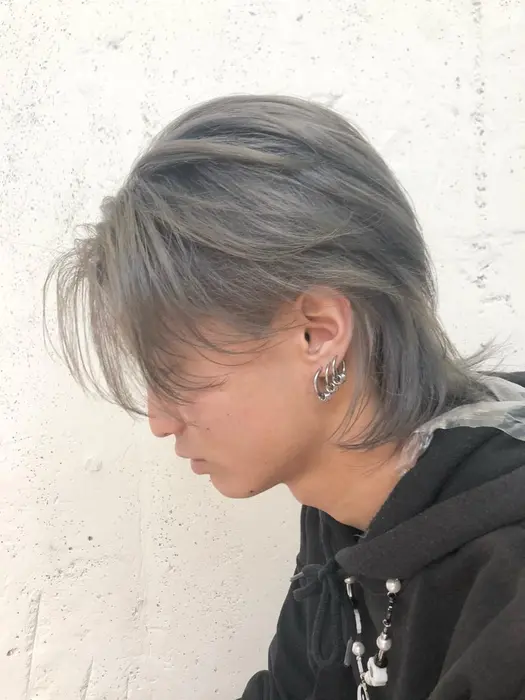 シルバーミディアムセンターパートウルフ Next静岡所属 静岡メンズ特化 美容師石井皇伎のヘアカタログ ミニモ