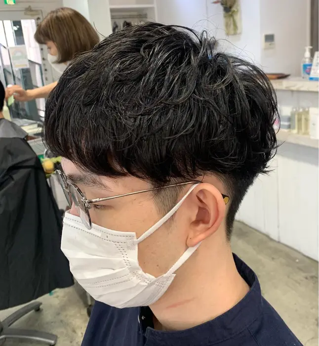 直毛でスタイリングしにくい 動きが欲しい そんな方におすすめです ゆるめパーマでセットを楽に 刈 Step By Step ステップバイステップ 所属 富倉 もえのヘアカタログ ミニモ