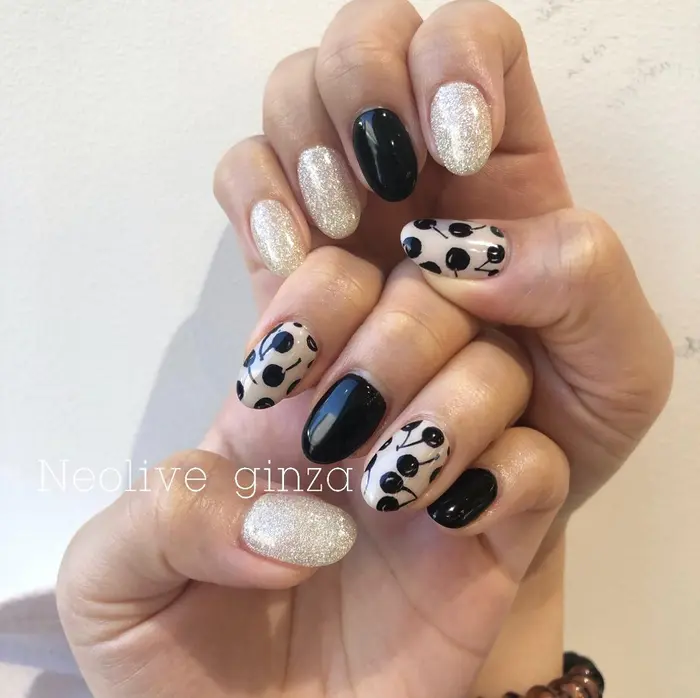 さくらんぼネイル 7130円コース Neolive Ginza所属 定元 公香のネイルデザイン ミニモ