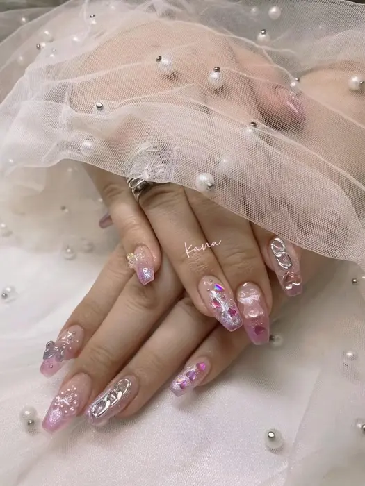 Queen Nail所属 Queen 上野のネイルデザイン ミニモ