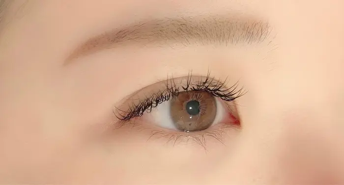 エクステの長さを自まつ毛より1mm 2mm長いのを選んであげると自まつ毛が太く 長くなった様な印象に Le Coeur東三条店所属 ルクールヘアー 東三条店のマツエクデザイン ミニモ