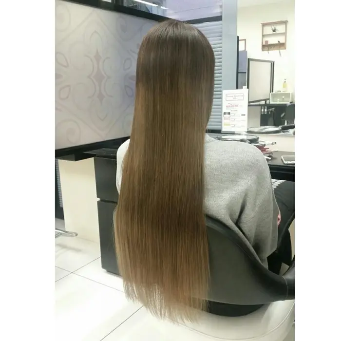 ストレートロングのグラデーションカラーです グラデーションカラーは 根元が暗めで毛先にいくにつれ Clesc Philia クレスフィリア所属 内田 真貴のヘアカタログ ミニモ