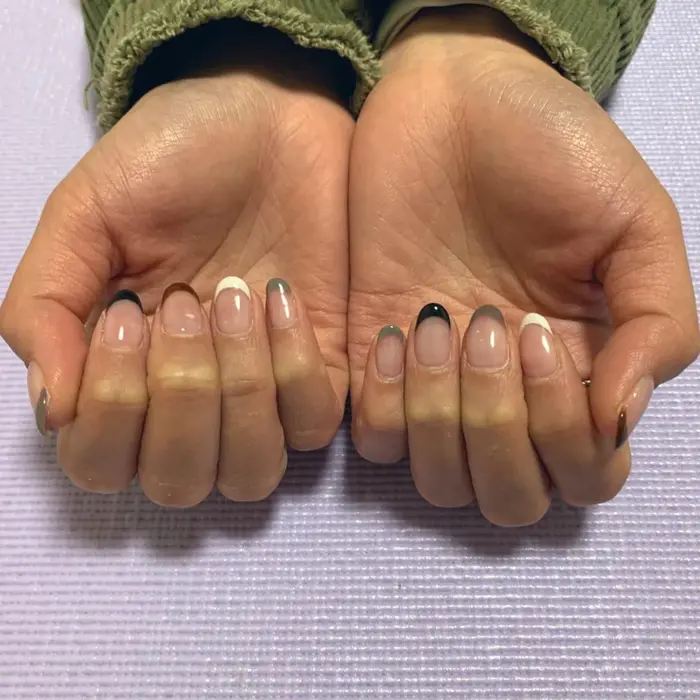 Mixカラーフレンチ Nailsalon L Erable所属 糸久 楓華のネイルデザイン ミニモ