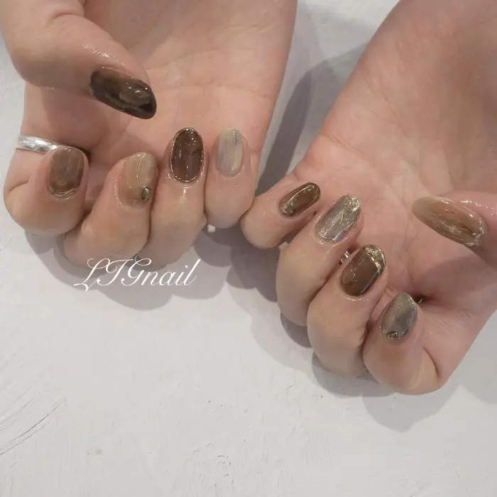 ニュアンスネイル ブラウンネイル ベージュネイル ミラーネイル 美容室lig所属 山口 祐紀のネイルデザイン ミニモ