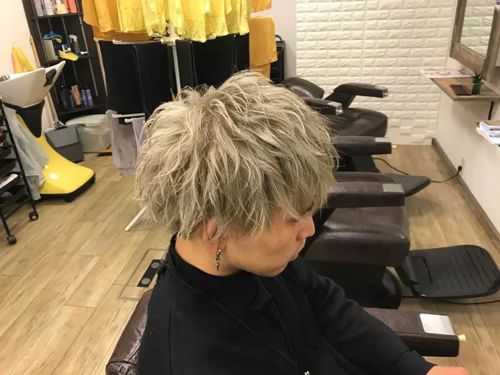 ウルフマッシュスタイルです 顔周りは残しつつ襟足を刈り上げて爽やかさを演出 長さは残したいけど Voice Hair所属 岩西 大樹のヘアカタログ ミニモ