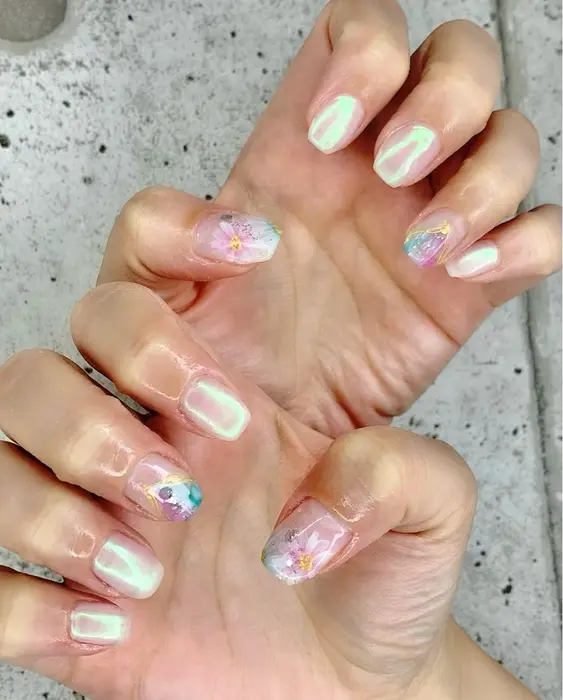 お花ネイル オーロラネイル ミラーネイル ニュアンスネイル 透明感ネイル クリアネイル 夏ネイル Private Nail Salon K所属 Nail Salon ｋのネイルデザイン ミニモ