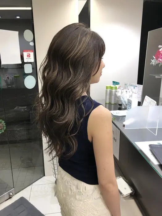 学生からol 主婦やママさんまで幅広いお客様からご予約頂いております 大人のお洒落ハイライト Salowin銀座所属 大人ハイライト 銀座瀬川竜一の ヘアカタログ ミニモ