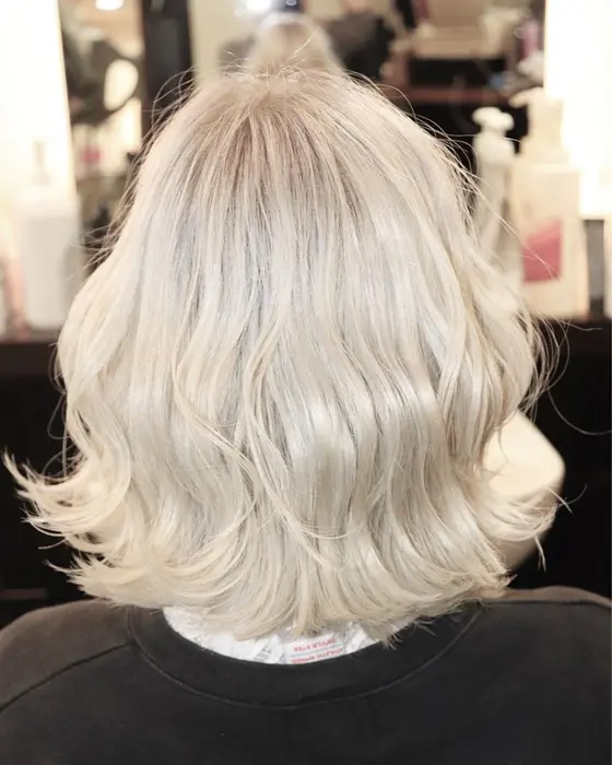 ホワイトブリーチ イルミナカラー Growpalm所属 Watanabe Misatoのマツエクデザイン ミニモ