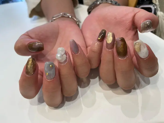 Elle Salon大阪店所属 Clin クラン のネイルデザイン ミニモ