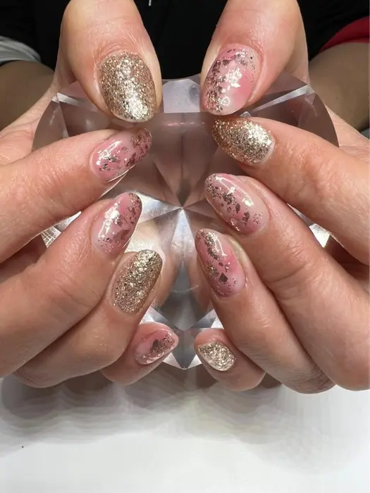 ジェルネイルやり放題 Harlequin所属 雛埜 桜のネイルデザイン ミニモ