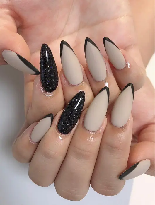 長めがやっぱりキレイな大人ネイル Nail Salon Ef所属 M Tomoのネイルデザイン ミニモ