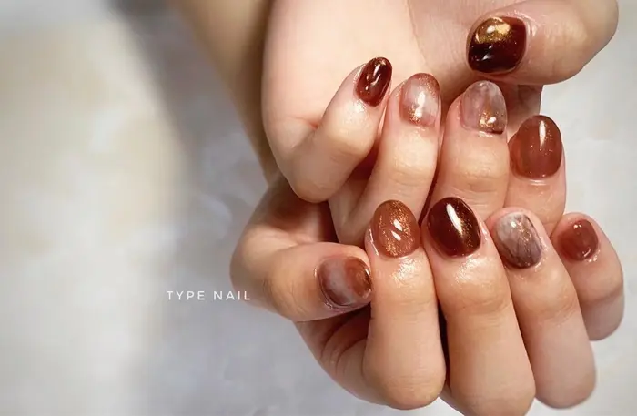 ココア ミラー ニュアンス ニュアンスネイル Youx Type 所属 Youx Nail のネイル デザイン ミニモ