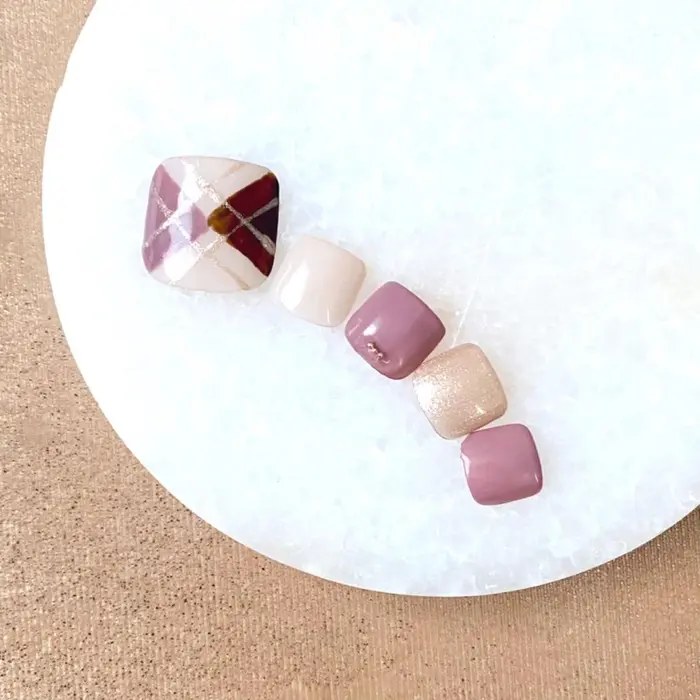 アーガイルネイル フットネイル Boite A Bijoux Una所属 遠 藤のネイルデザイン ミニモ