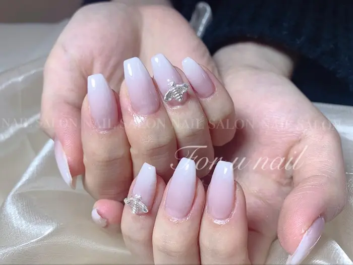 蜂パーツ別料金です For U Nail所属 For U Nailのネイルデザイン ミニモ