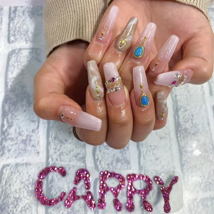 Carry所属 Momomi のネイルデザイン ミニモ