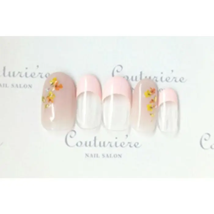 Couturie Re クチュリエール のネイルサロン スタッフ情報 千葉 美里 ミニモ
