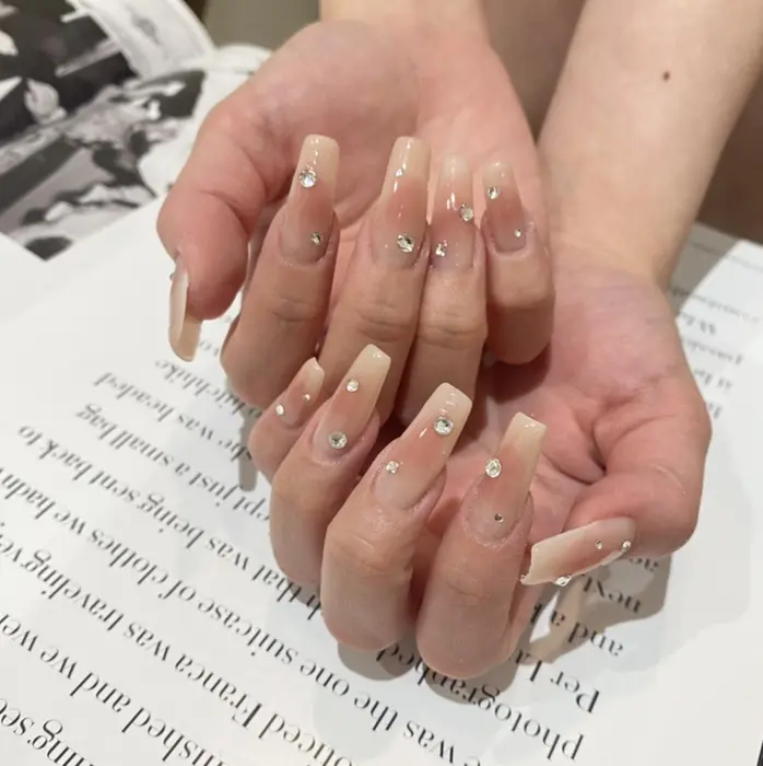 Earthのネイルサロン ネイリスト情報 アース 甲府昭和店 西村香穂 ミニモ