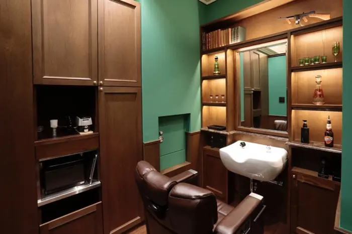 Barber Shop 丸の内店の美容室 美容院 スタッフ情報 岩本 彩花 Minimo ミニモ