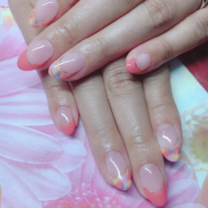 Yのネイルサロン ネイリスト情報 ﾈｲﾙ ｱｲﾗｯｼｭ Y ミニモ