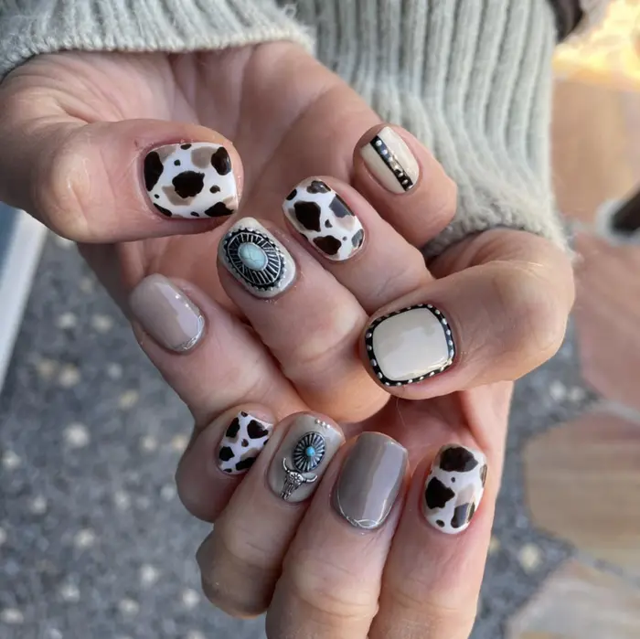 Rounge Nail Eyelash 関内店のネイルサロン スタッフ情報 Rounge 赤坂 琴美 ミニモ