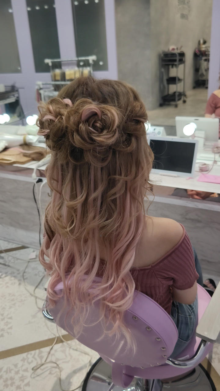 ✨💕最高級人毛エクステ✨💕1本からご予約可♥️高発色耐熱ファイバーも有り😍(ファイバーは1本に付き+５０円)の写真