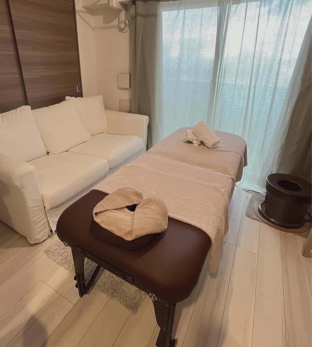 美品60年代◆小説家/馬主 川口松太郎 所有 彫金純銀製 化粧用コンパクトミラー 美品60年代◇小説家/馬主 川口松太郎 所有 彫金純銀製 化粧用